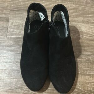 Girls Boots Size 3 Color Black.